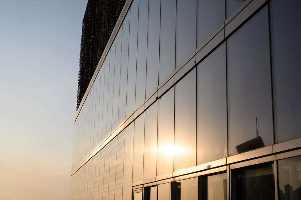 curtain wall glass
